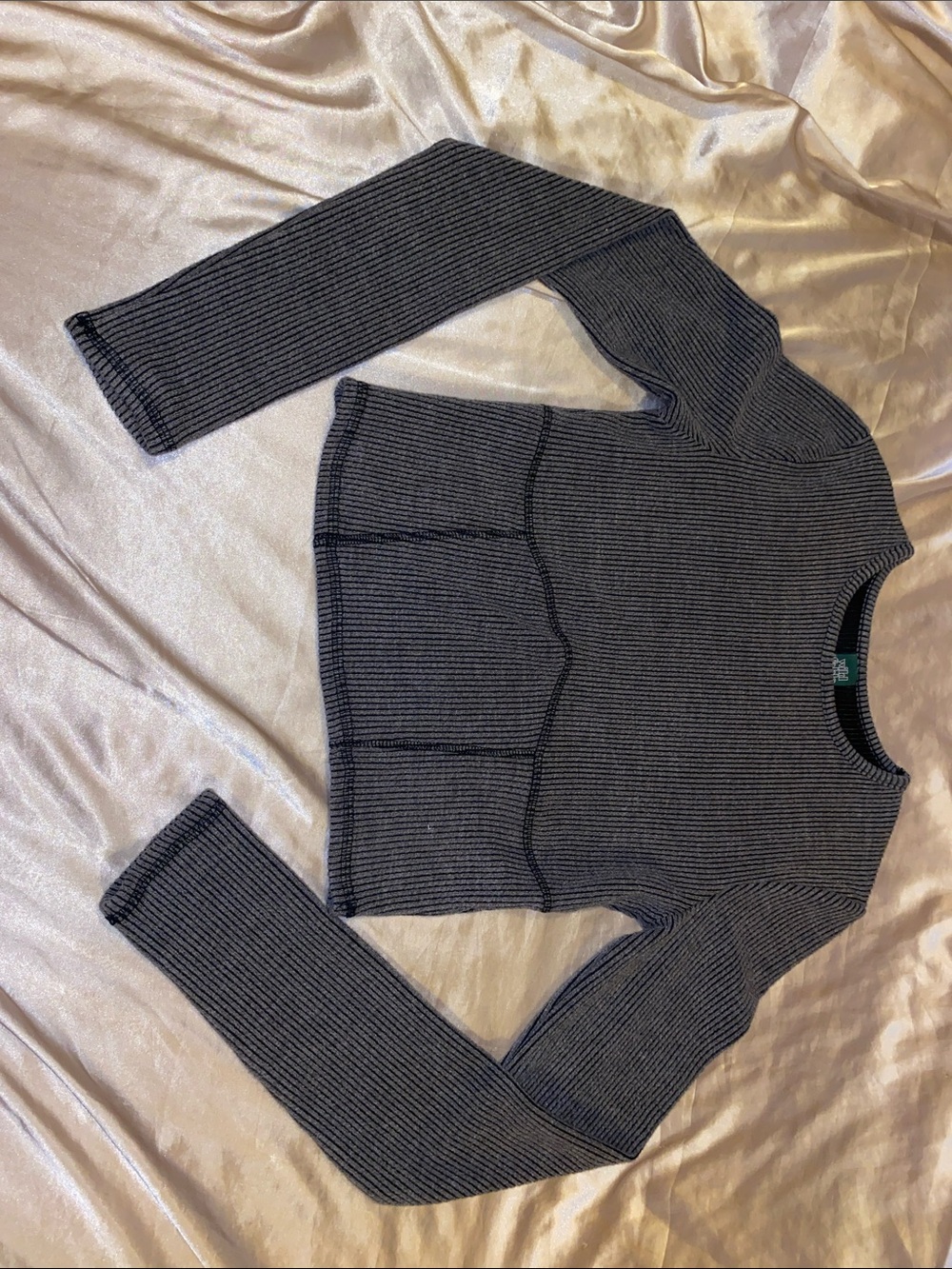 Workout Top Ribbed Long-Sleeve Sweater Top in Charcoal and Black